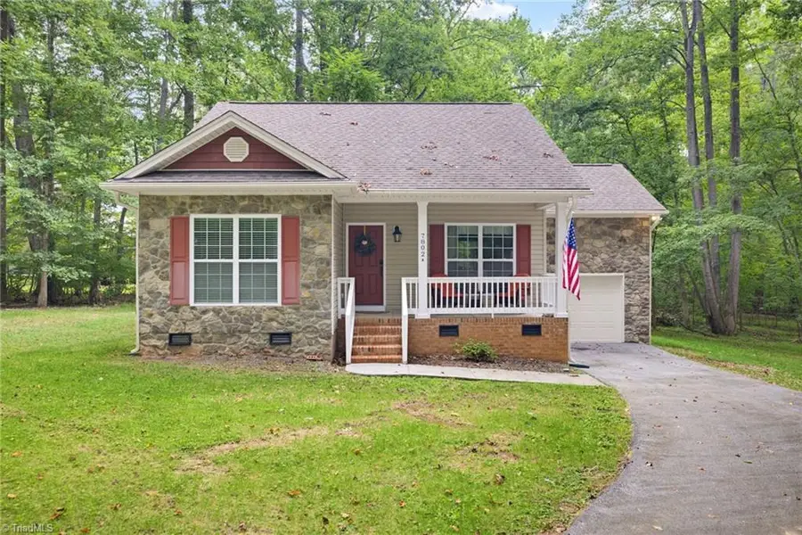 7802 High Meadows Road, Greensboro, NC 27455 - #2