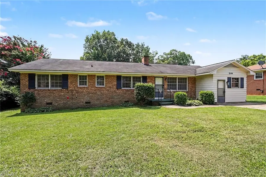 509 Oakwood Lane, Graham, NC 27253 - #2