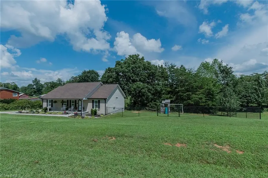 185 Broadway Road, Lexington, NC 27295 - #2