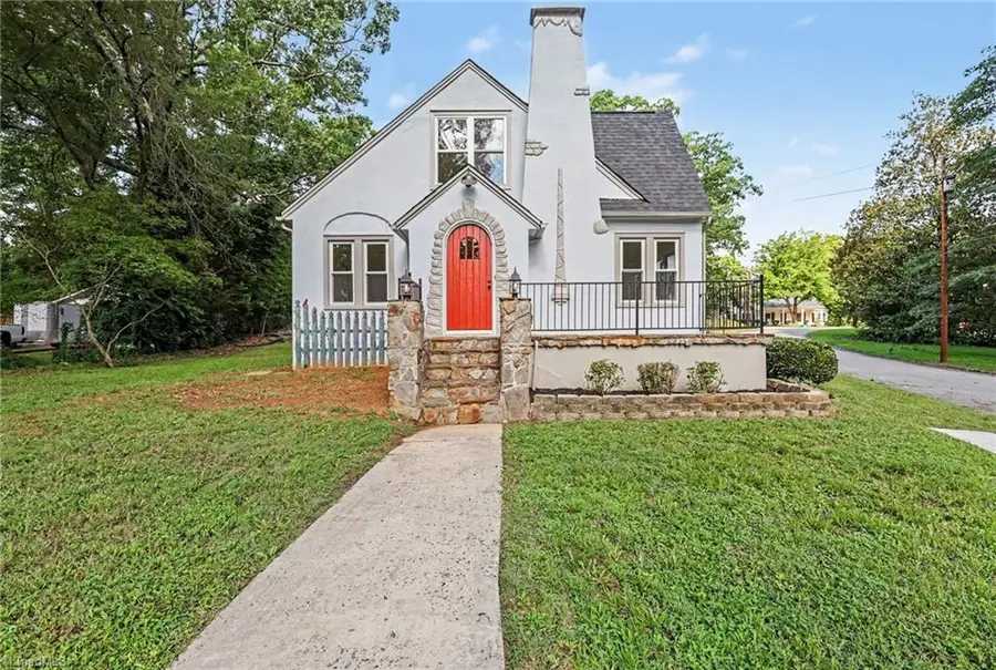 210 Stone Street, Thomasville, NC 27360 - #2