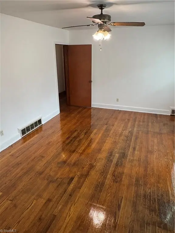12 Hawthorne Lane, Lexington, NC 27295 - #3