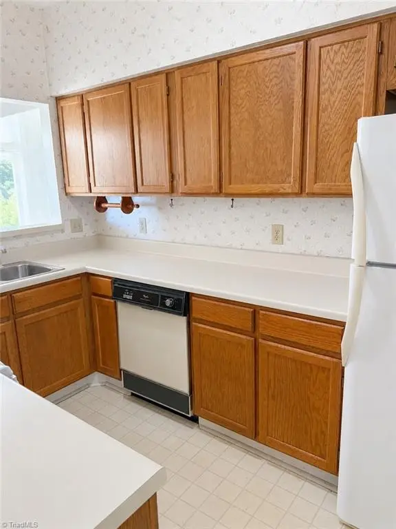 324 Meadows Circle, Winston Salem, NC 27104 - #3