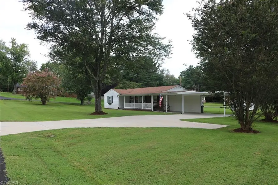 106 Mohawk Drive, King, NC 27021 - #3