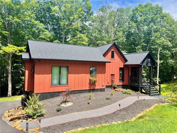 128 Hillside Lane, Jefferson, NC 28640