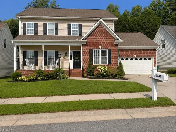 2542 Brook Stone Drive, Clemmons, NC 27012
