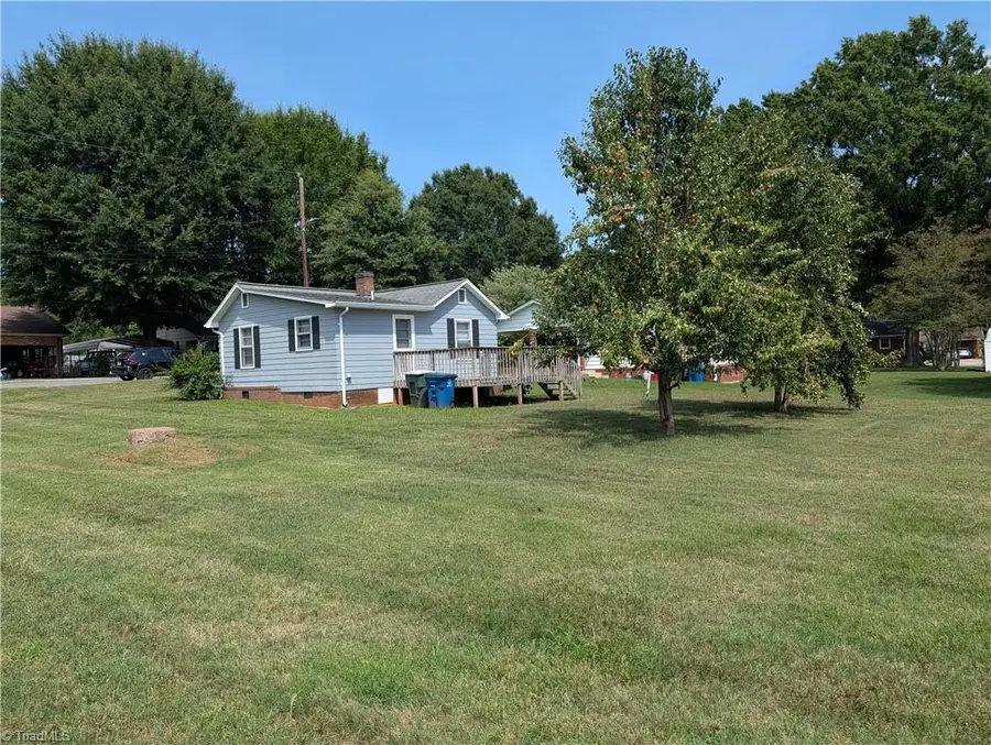905 W Jefferson Street, Mayodan, NC 27027 - #2