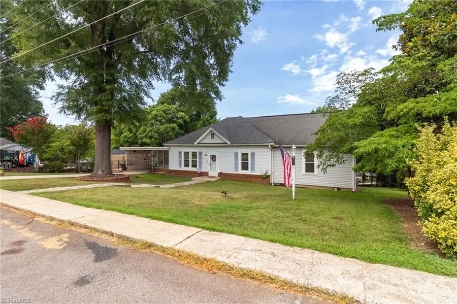 917 Overlook Avenue, Eden, NC 27288 - #3
