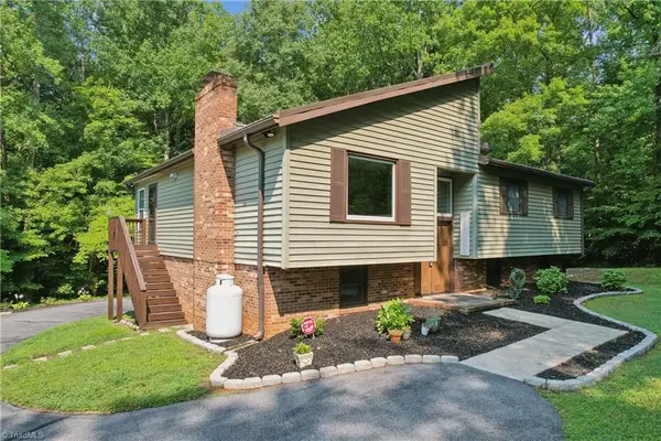 1640 Beechwood Road, Yadkinville, NC 27055