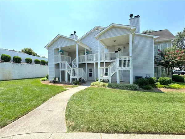 7404 Riverview Knoll Court, Clemmons, NC 27012