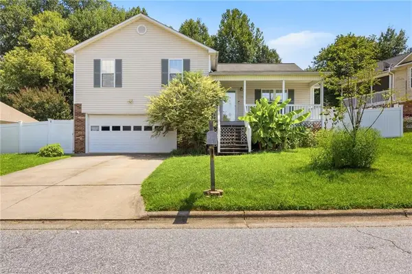 1448 Hawkcrest Lane, Winston-Salem, NC 27127