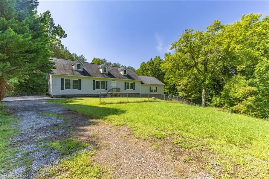 3636 Shacktown Road, Yadkinville, NC 27055 - #3