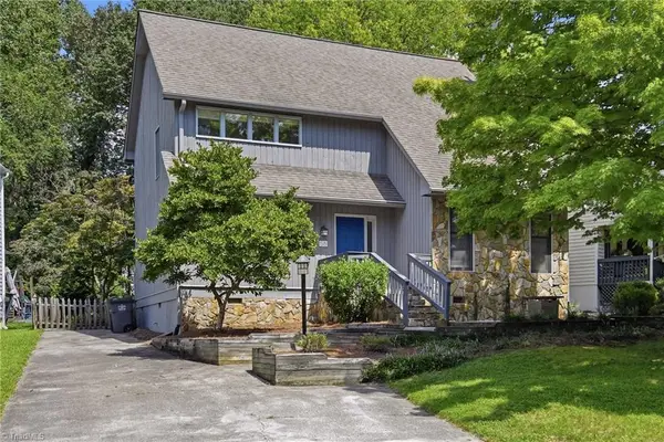 58 Carrisbrooke Lane, Winston-Salem, NC 27104