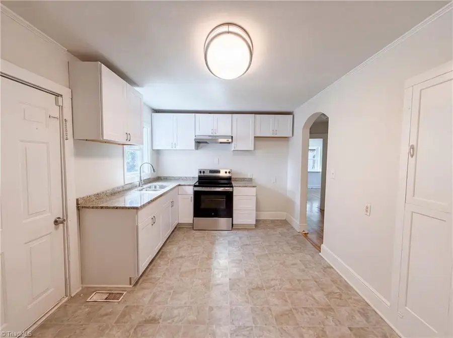 18 Rhyne Avenue, Winston Salem, NC 27127 - #2
