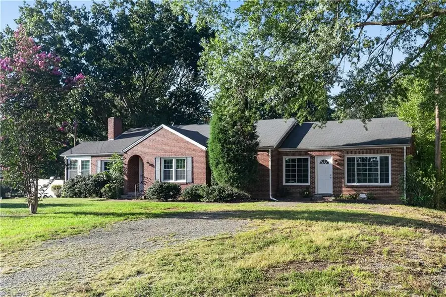 807 W Jackson Street, Mayodan, NC 27027 - #3
