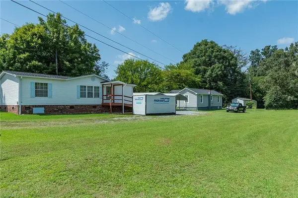 1025 E Holly Grove Road, Lexington, NC 27292