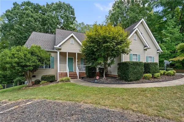 7702 Perthshire Drive, Oak Ridge, NC 27310