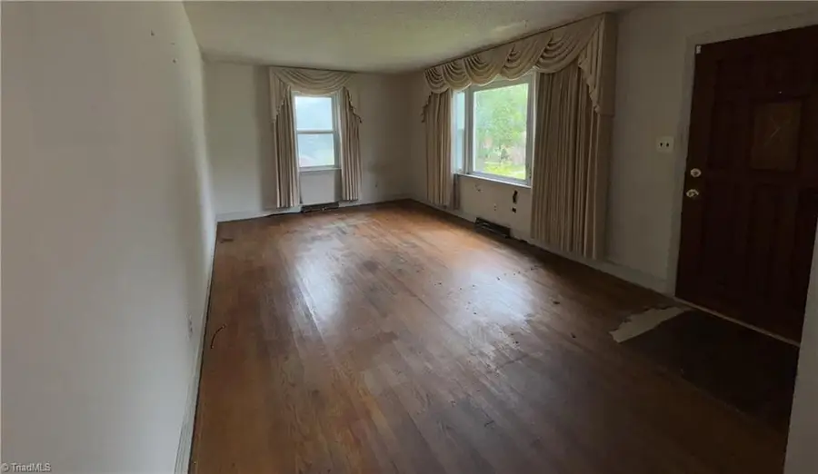 902 Ross Avenue, Greensboro, NC 27406 - #2