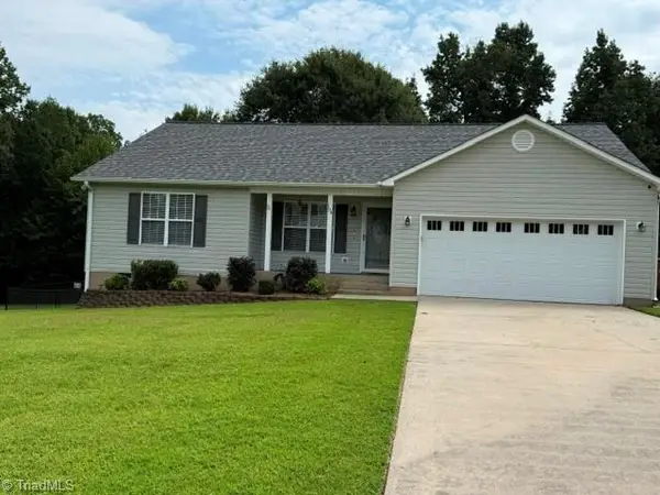 194 Briarcreek Drive, Winston-Salem, NC 27107