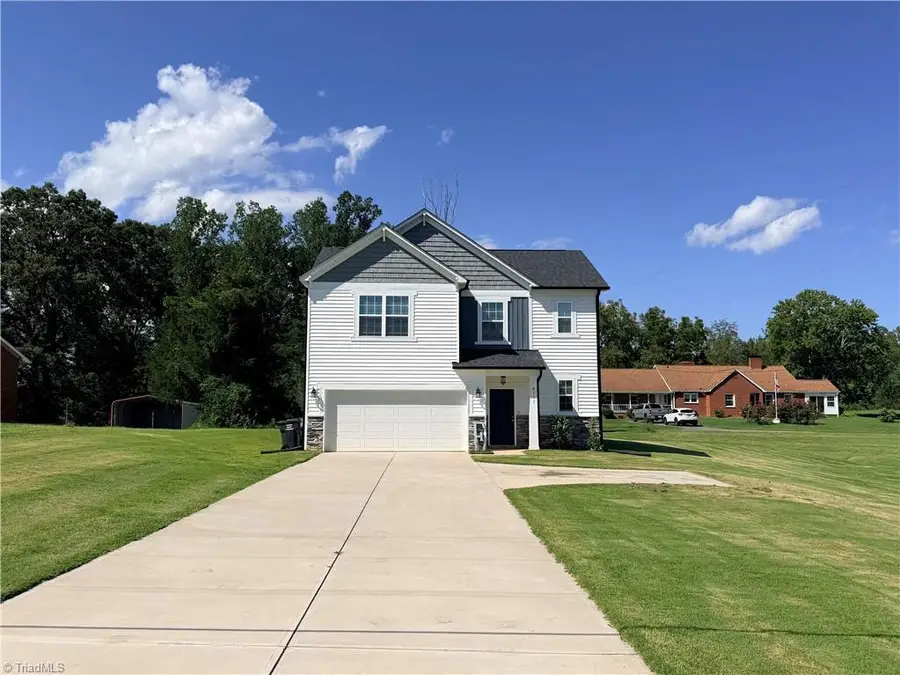 8117 Reynolda Road, Pfafftown, NC 27040 - #2