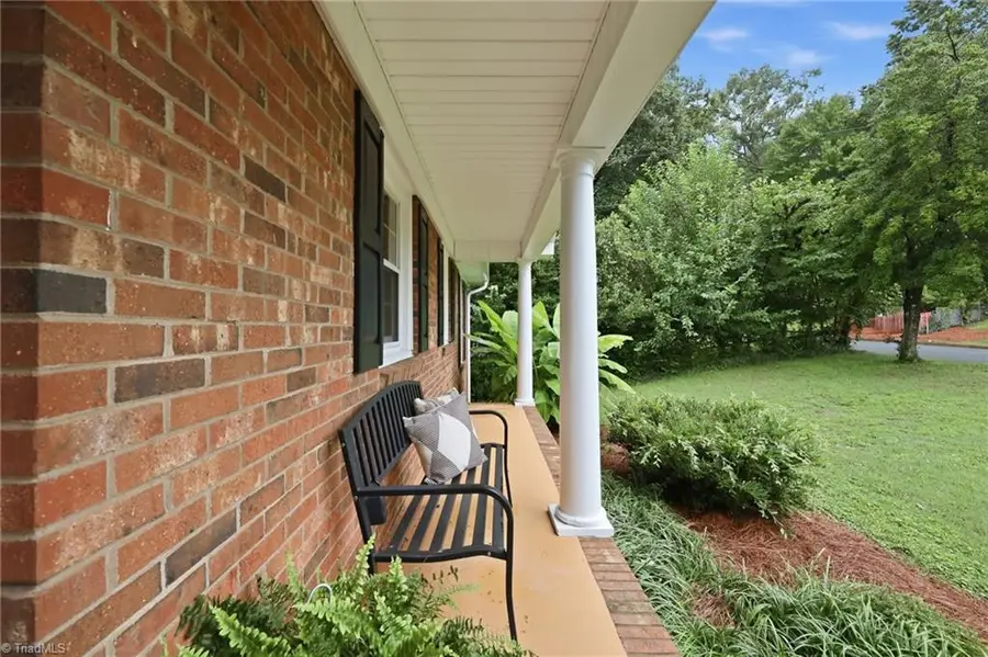 2772 Edinberg Drive, Winston Salem, NC 27103 - #2