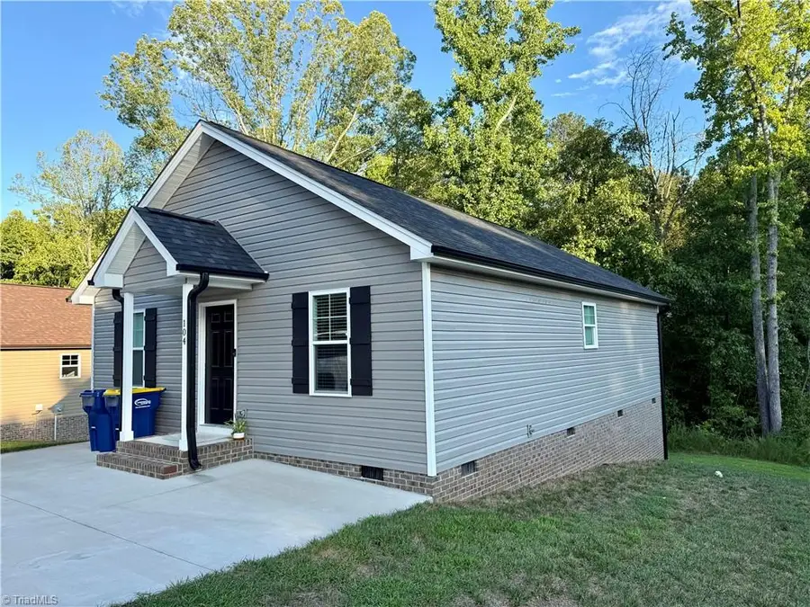 104 E Gene Hairston Street, Madison, NC 27025 - #2