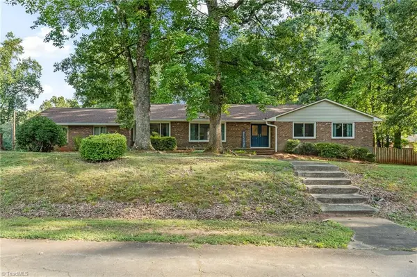 3620 Chelmsford Drive, Winston-Salem, NC 27105