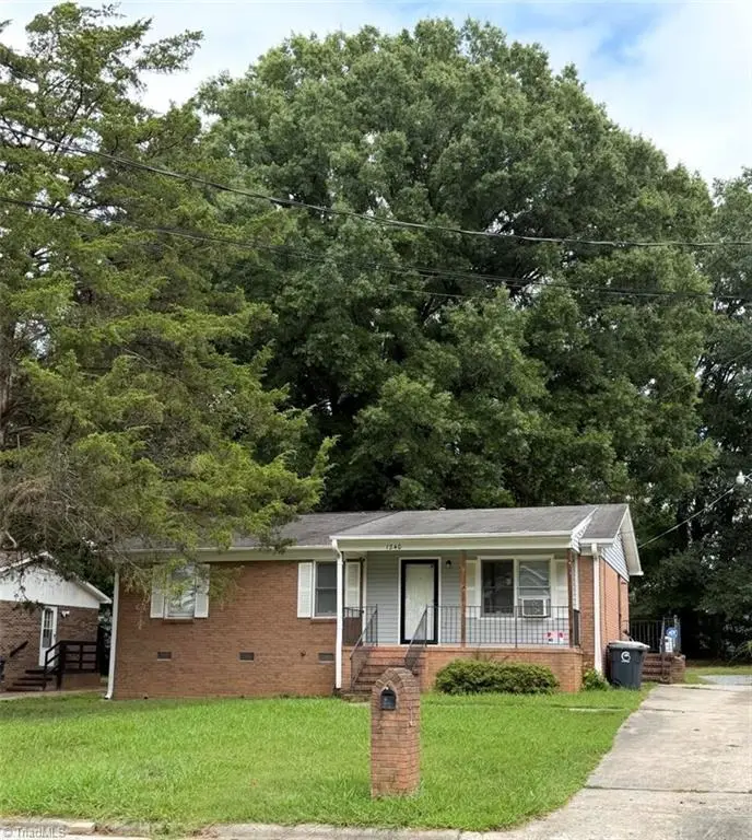 1240 Woodbriar Avenue, Greensboro, NC 27405 - #1