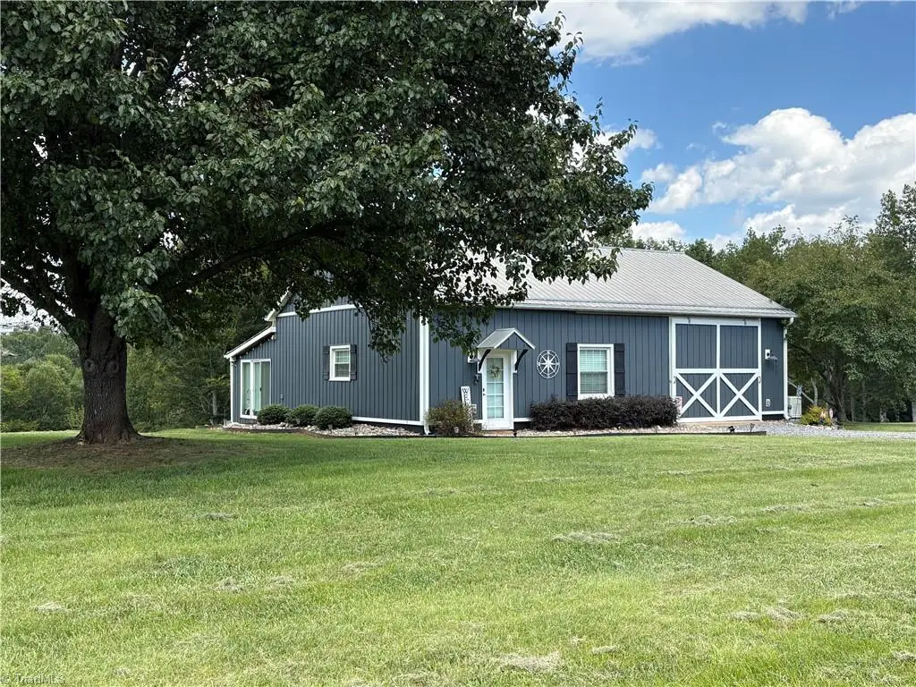 910 Hanks Street, Traphill, NC 28685 - #1
