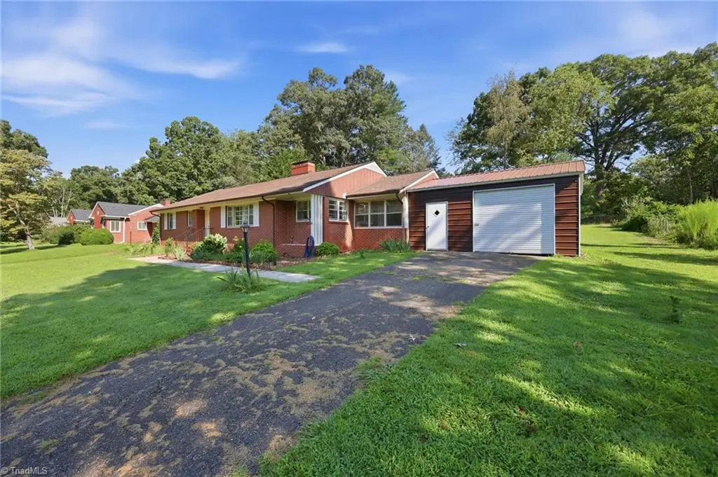 246 Fairview Avenue, Mount Airy, NC 27030 - #1
