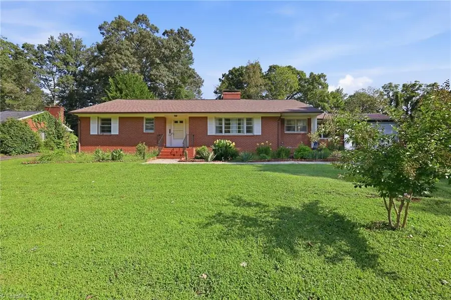 246 Fairview Avenue, Mount Airy, NC 27030 - #2