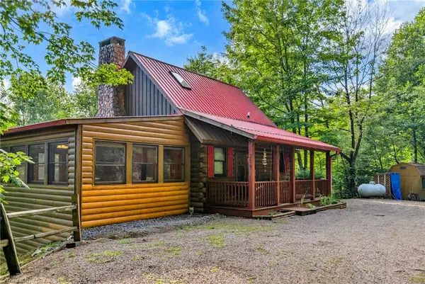 219 Ravenwood Drive, West Jefferson, NC 28694