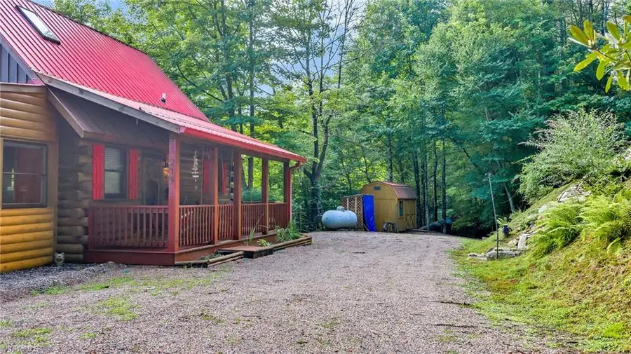 219 Ravenwood Drive, West Jefferson, NC 28694 - #3
