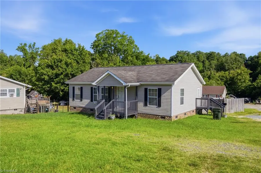 813 Young Street, Thomasville, NC 27360 - #3