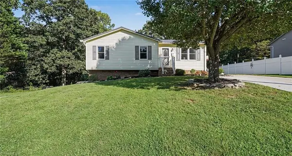 162 Oak Ridge Place, Mount Airy, NC 27030
