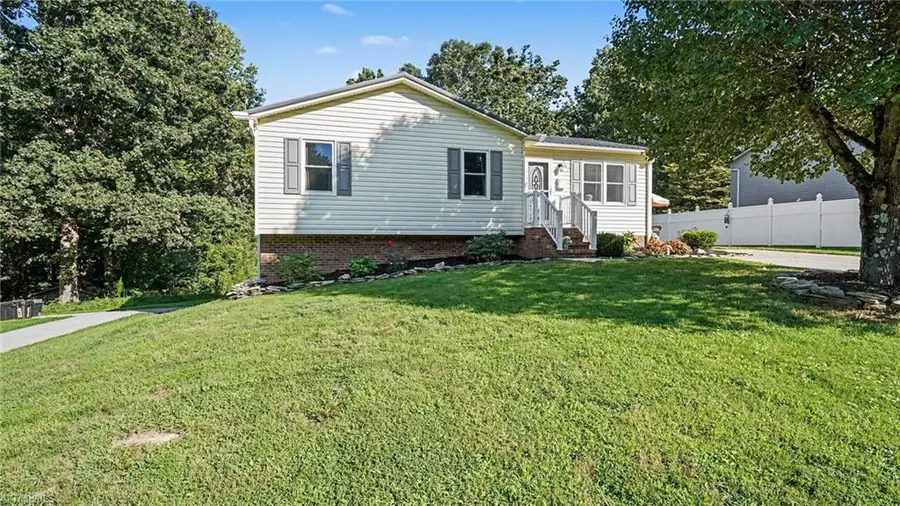 162 Oak Ridge Place, Mount Airy, NC 27030 - #2