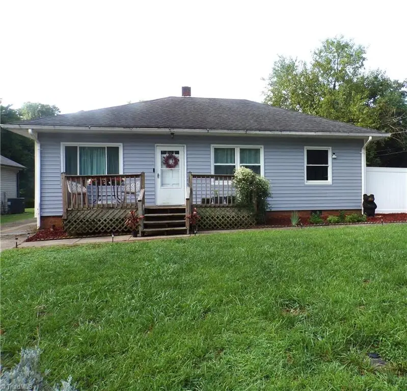 3900 Oak Grove Avenue, Greensboro, NC 27405 - #1