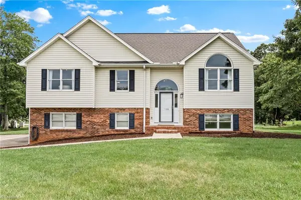 221 Saura Court, King, NC 27021