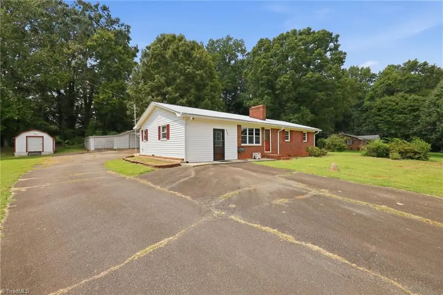 212 Circle Drive, Dobson, NC 27017 - #3