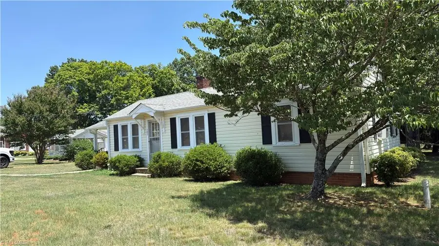 109 Adams Street, Yadkinville, NC 27055 - #3