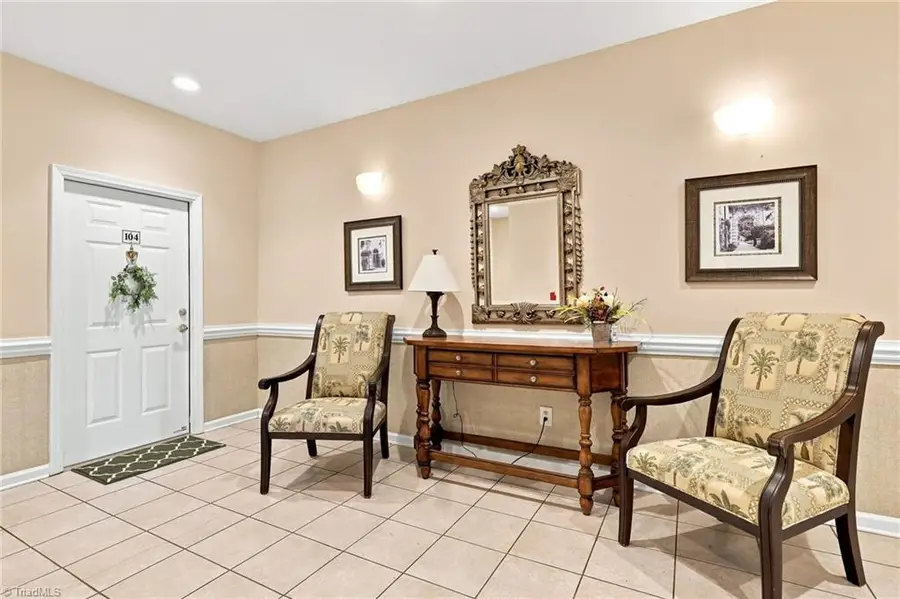 6941 Hanesbrook Circle #104, Clemmons, NC 27012 - #2