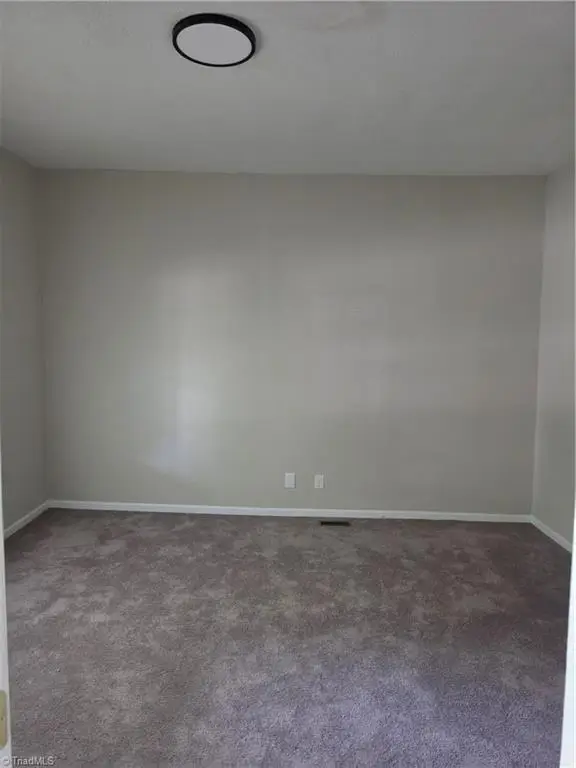806 E Commerce Avenue, High Point, NC 27260 - #3