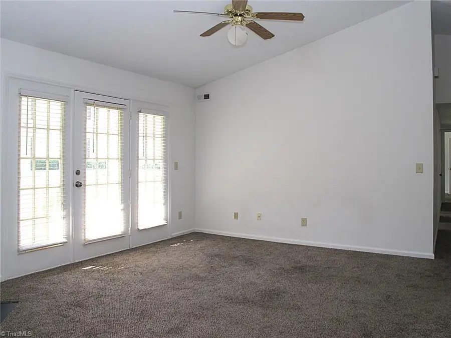 7129 W Friendly Avenue #G, Greensboro, NC 27410 - #3