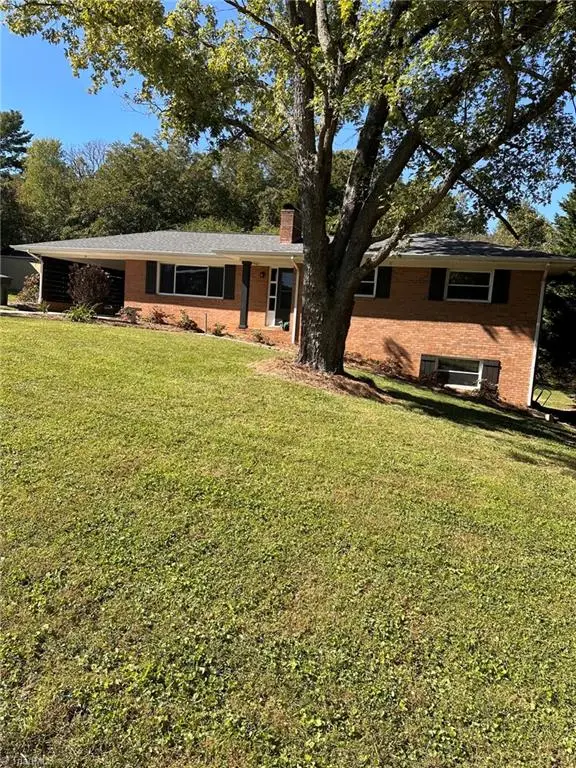 111 Bell Drive, Thomasville, NC 27360 - #3