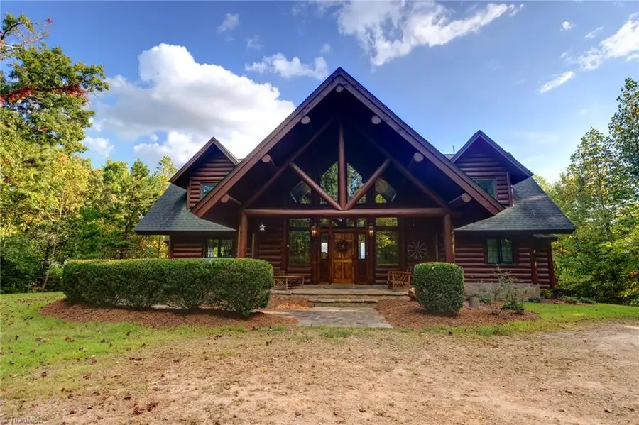 408 Echo High Road, Franklin, NC 28734 - #2
