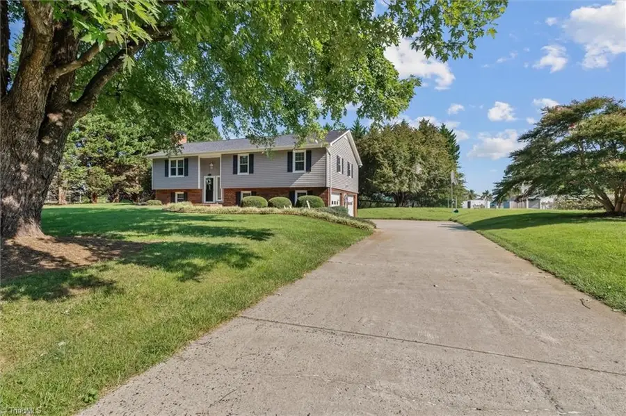 125 Hartley Lane, Pilot Mountain, NC 27041 - #3