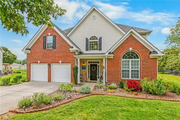 108 Lakepoint Drive, Bermuda Run, NC 27006