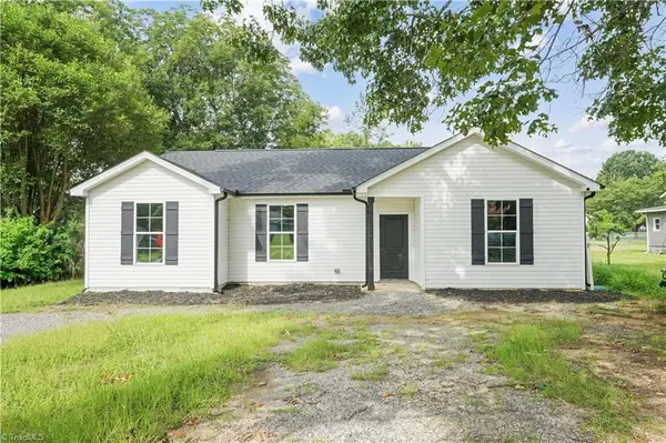 410 Fayetteville Street, Liberty, NC 27298