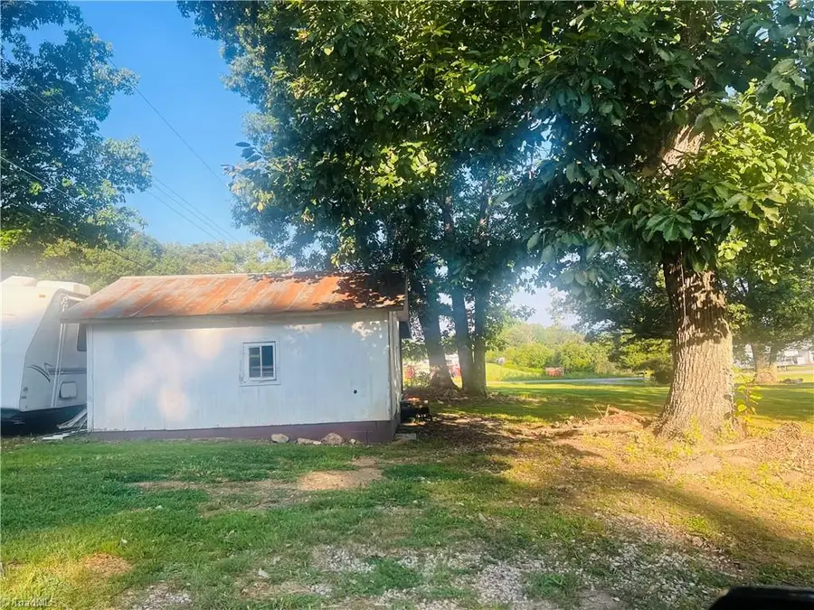 134 Stout Lane, Pilot Mountain, NC 27041 - #3