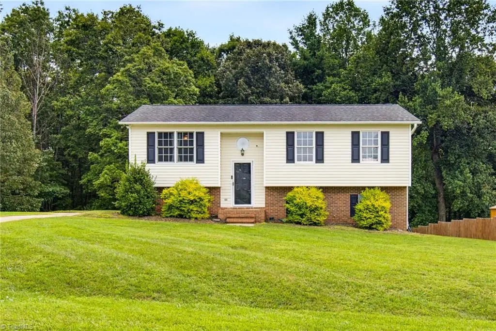 194 Woodbridge Drive, Mount Airy, NC 27030 - #1
