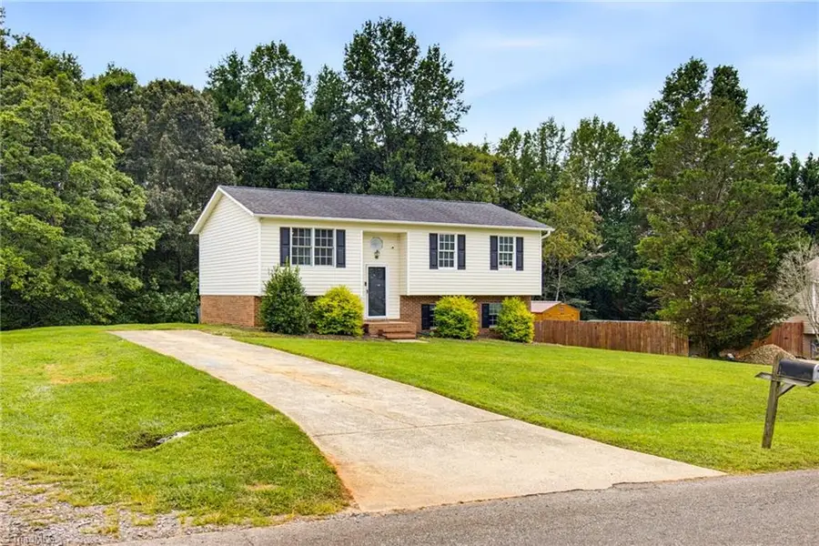 194 Woodbridge Drive, Mount Airy, NC 27030 - #2